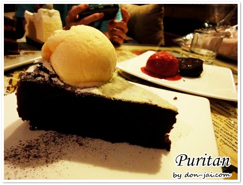 Puritan_Cake_020