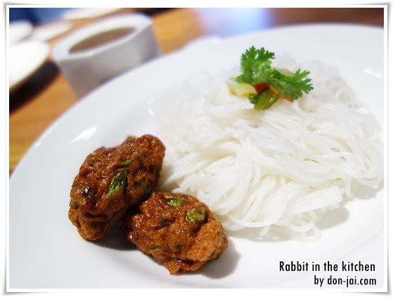 Rabbit_in_the_kitchen_012