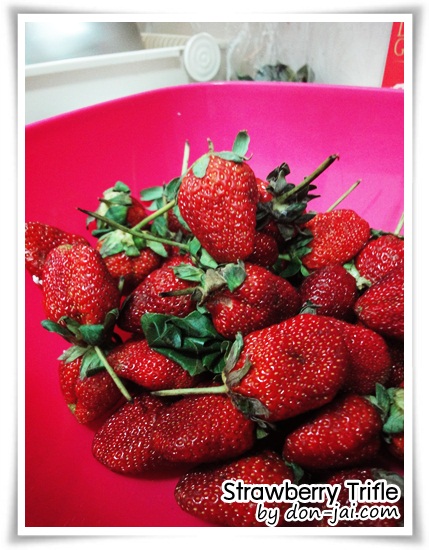 Strawberry_Trifle004