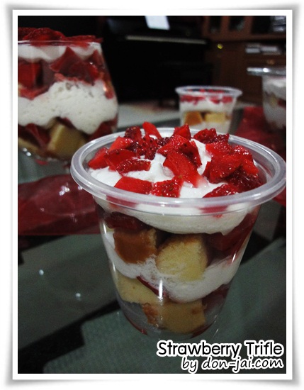 Strawberry_Trifle015