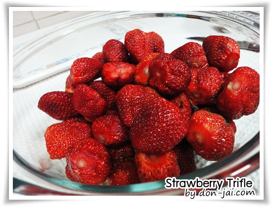 Strawberry_Trifle020