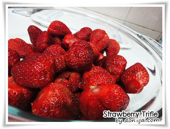 Strawberry_Trifle021