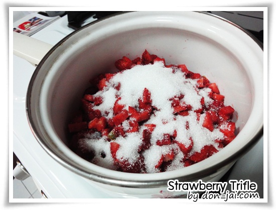 Strawberry_Trifle024