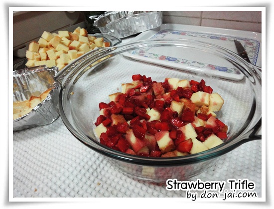 Strawberry_Trifle026