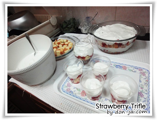 Strawberry_Trifle032