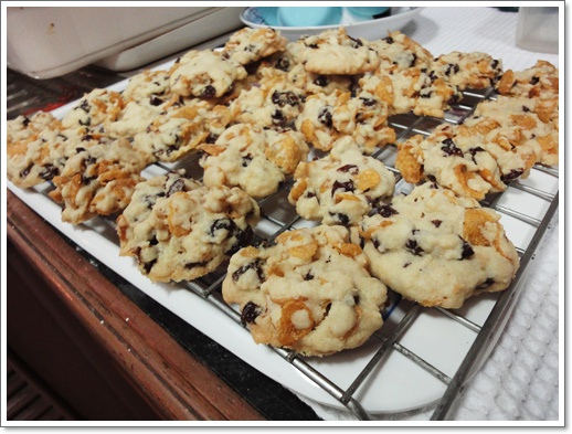Cornflakes_Cookies__after_oven.JPG